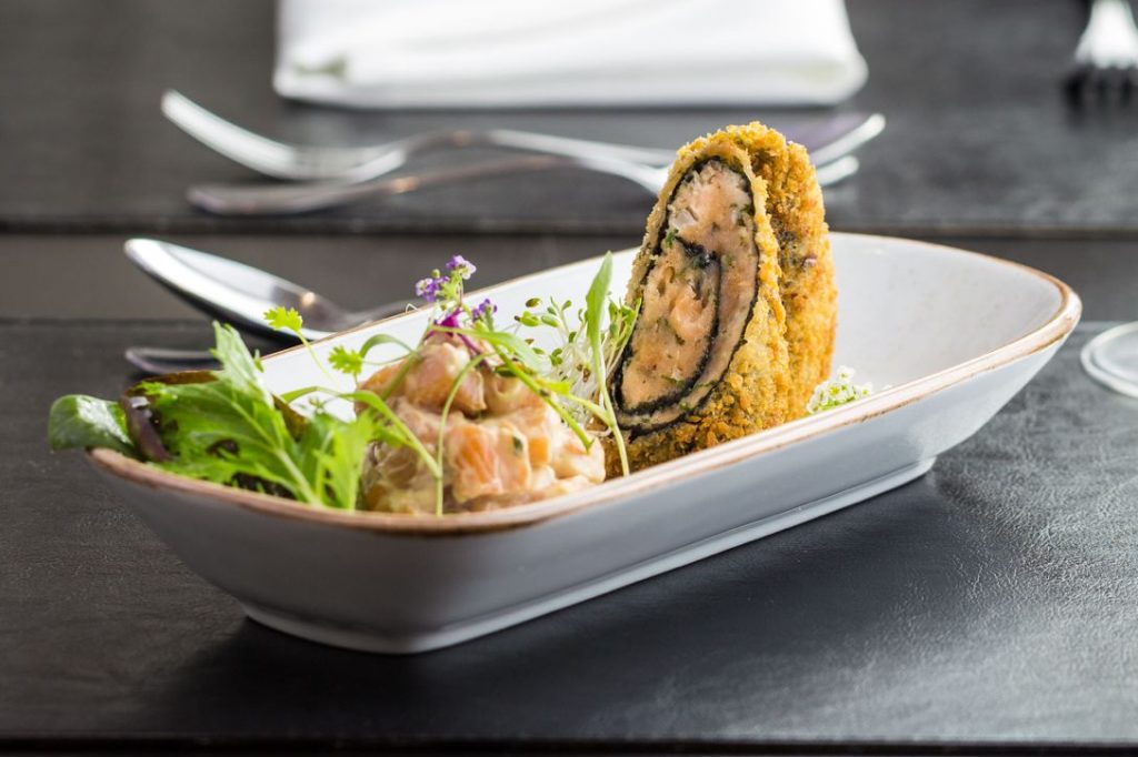 Duo de salmão e ceviche